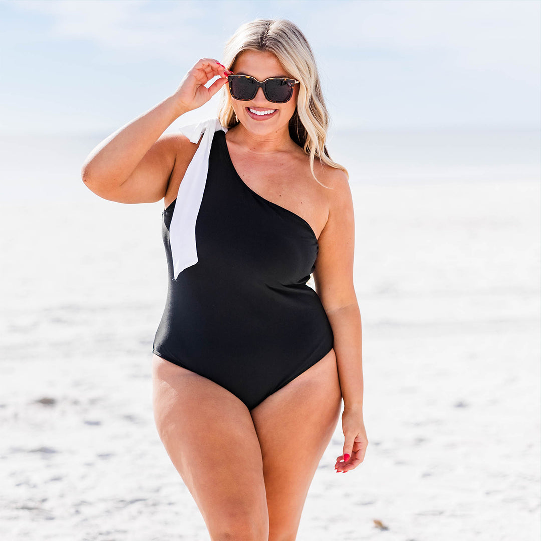 Beach Daydreamin' Swimsuit. Black