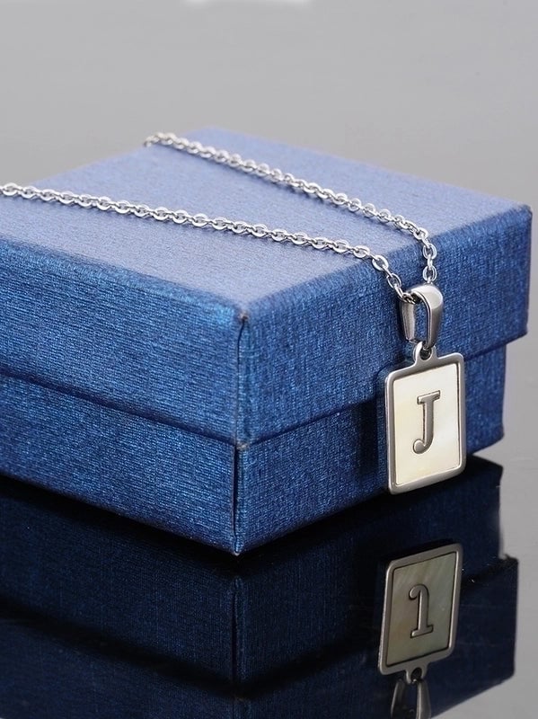 Minimalist Letter Rectangle 304 Stainless Steel Titanium Steel Shell 18K Gold Plated Plating Pendant Necklace