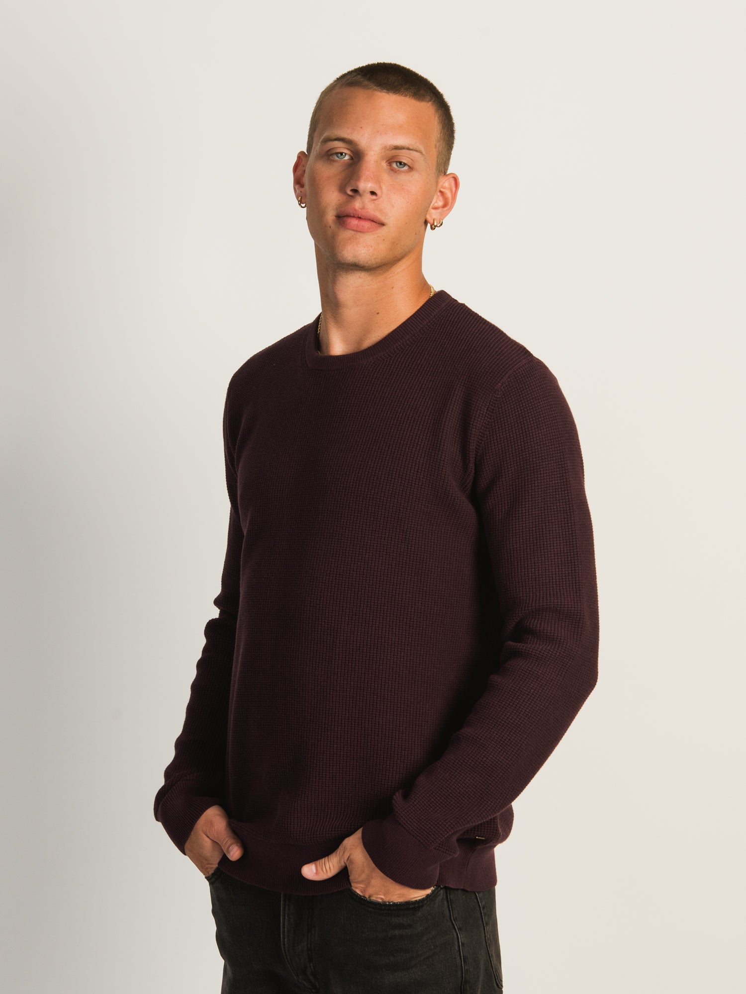 KOLBY WAFFLE KNIT CREW - BURGUNDY