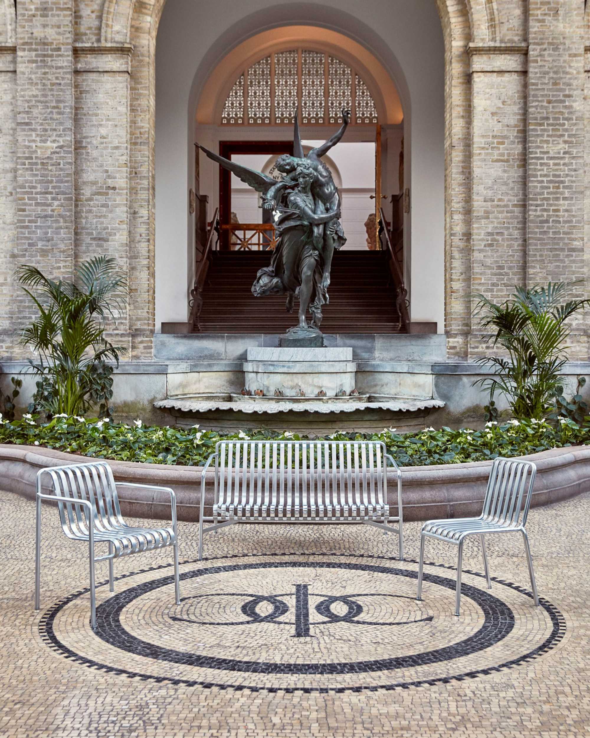 Palissade Chair