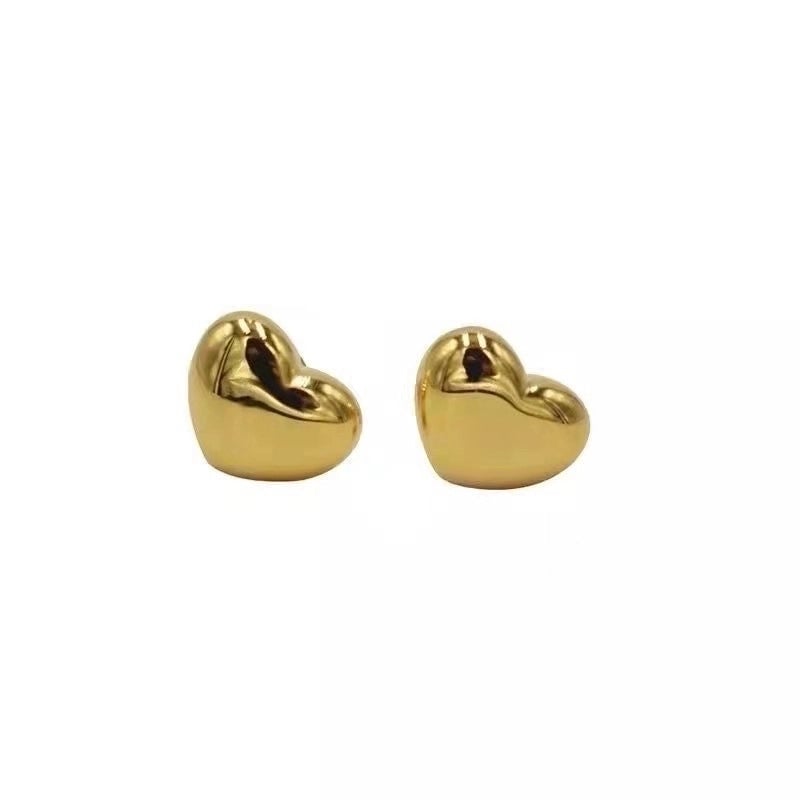 Fashion Heart Shape Titanium Steel Plating Ear Studs 1 Pair