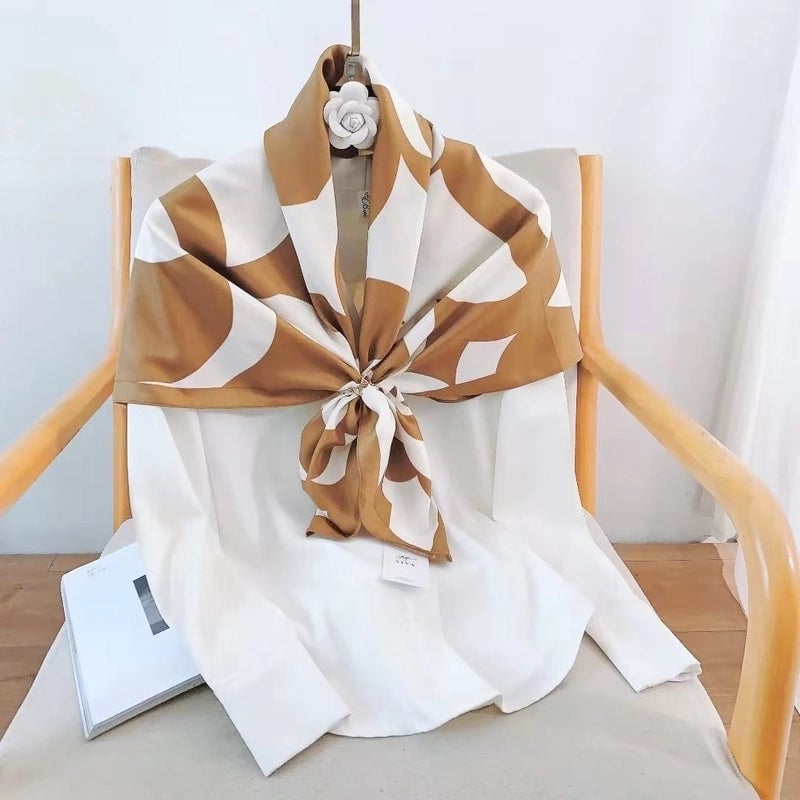 Women's Elegant Retro Printing Satin Silk Scarf