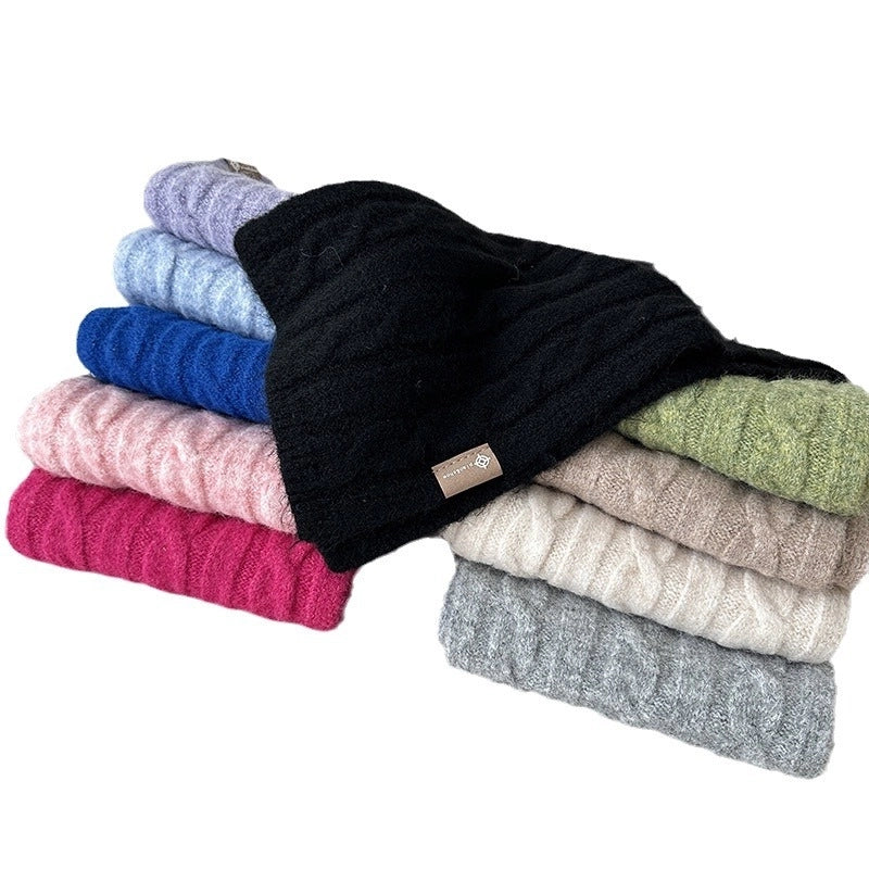 Women's Minimalist Solid Color Knit Scarf