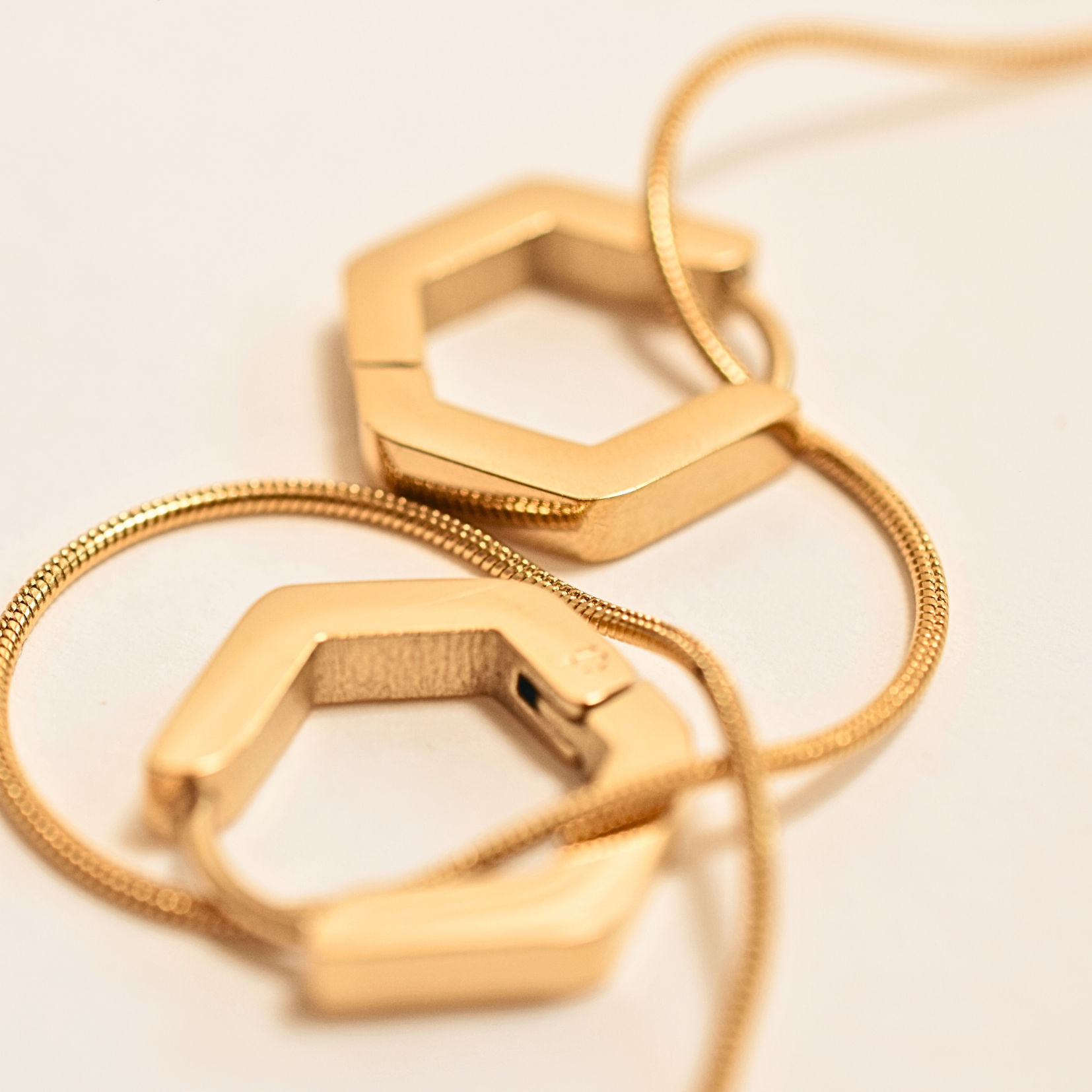 Chunky hexagon hoops - Gold