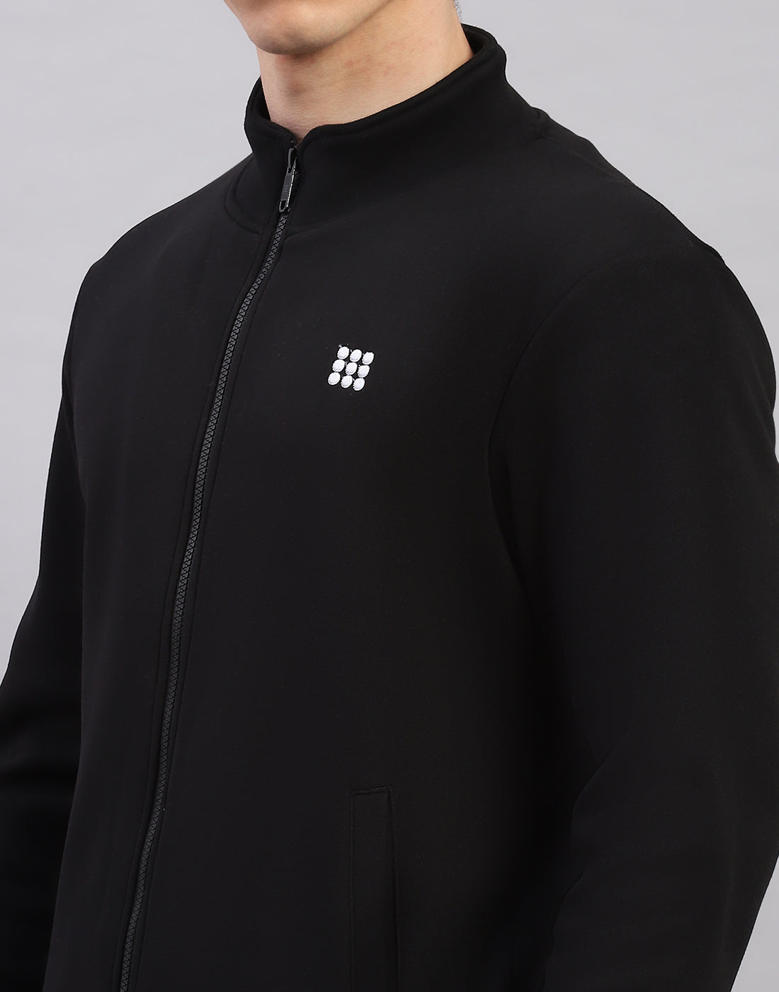 Men Black Solid Round Neck Full Sleeve Sweatshirt