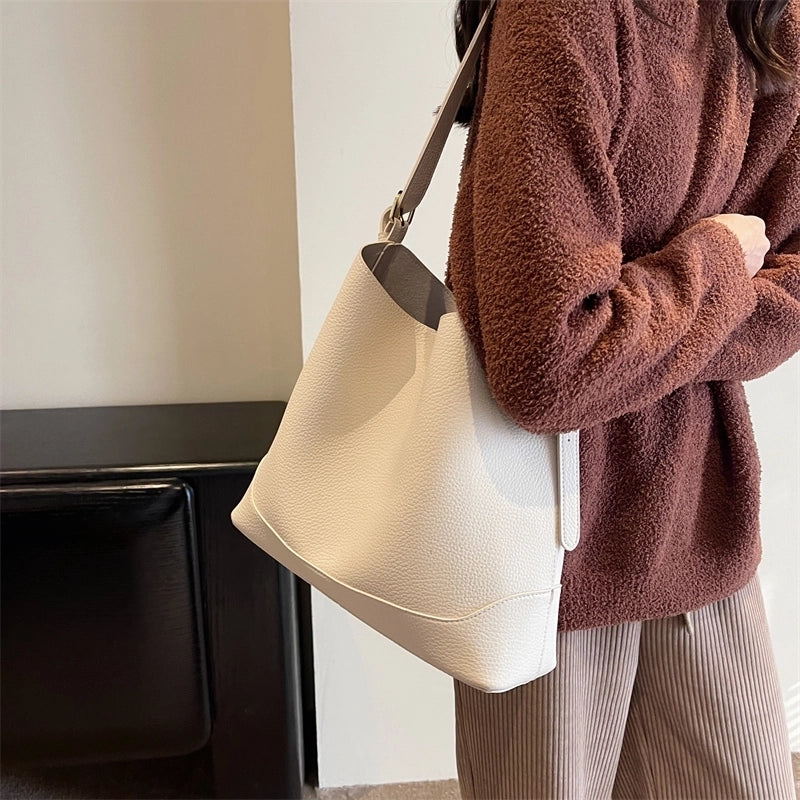 Women's Pu Leather Solid Color Basic Classic Style Streetwear Sewing Thread Square Magnetic Buckle Tote Bag