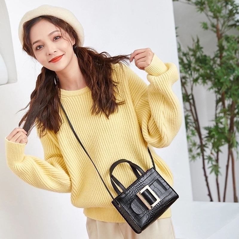 Women's All Seasons Pu Leather Solid Color Streetwear Square Zipper Square Bag