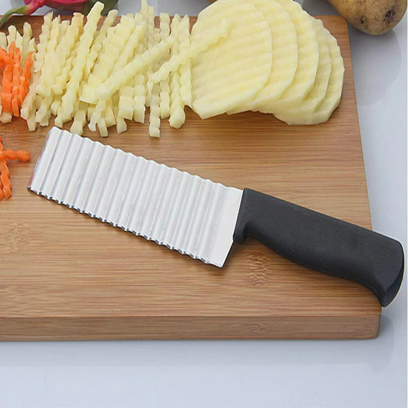 Curly Cutting Knife With Wooden Grip