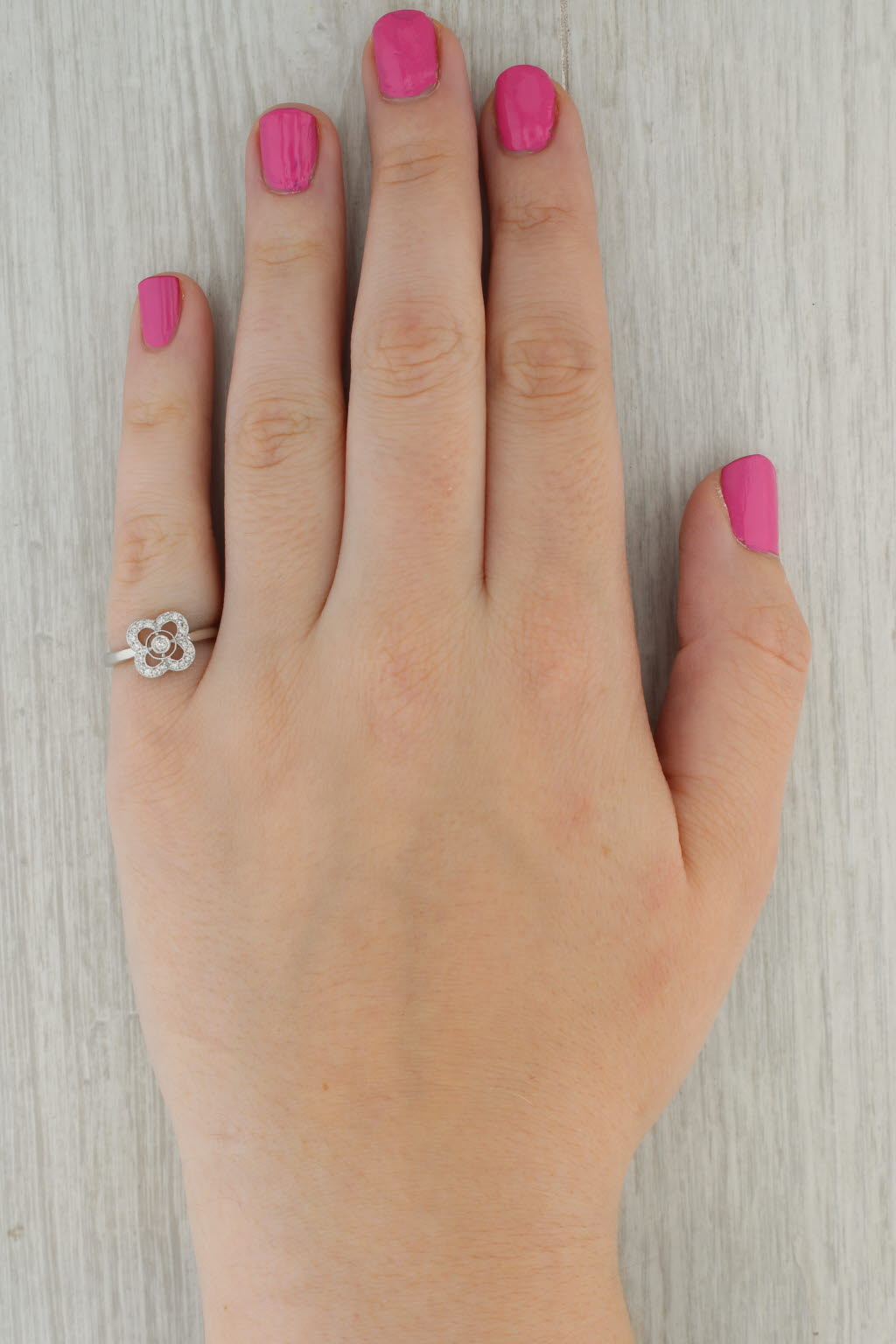 0.12ctw Diamond Flower Ring 14k White Gold Size 5.5