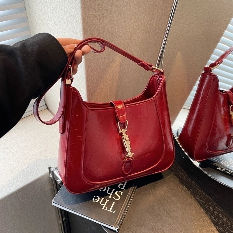 Women's Medium Pu Leather Solid Color Vintage Style Classic Style Zipper Underarm Bag