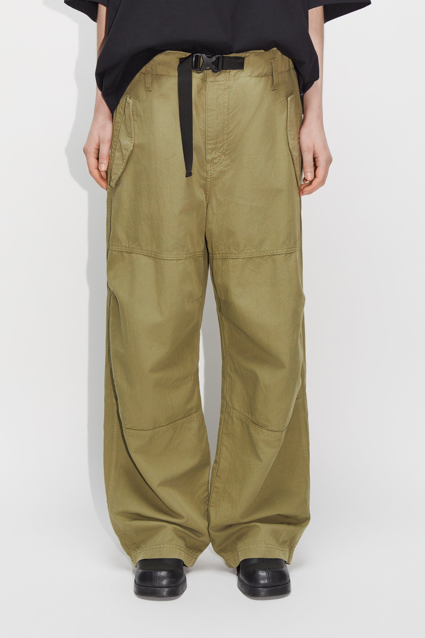 Relaxed Cargo Trousers