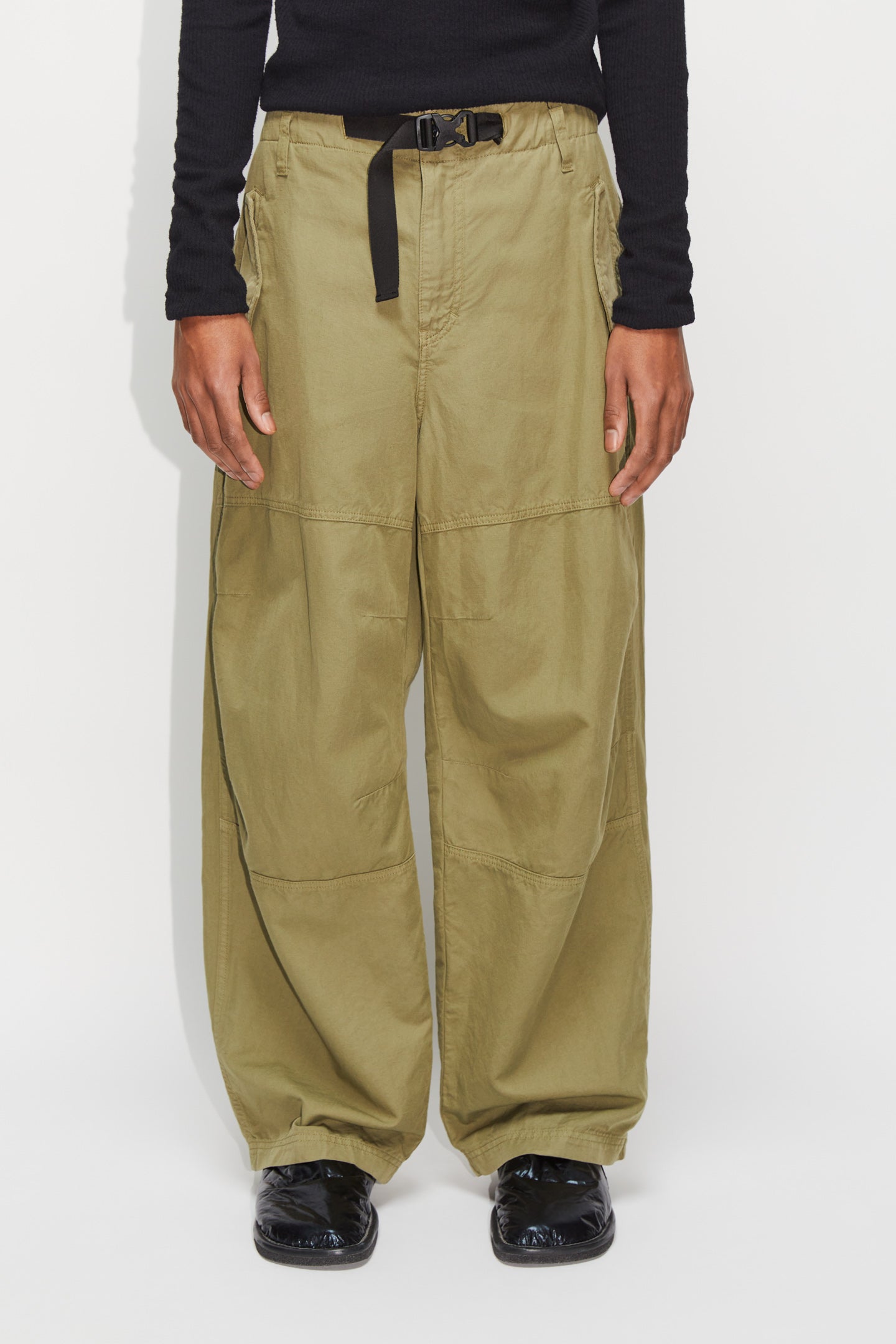 Relaxed Cargo Trousers