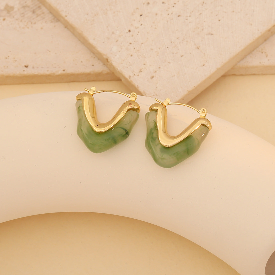 Fashion U-Shape Stainless Steel Electroplating Stud Earrings
