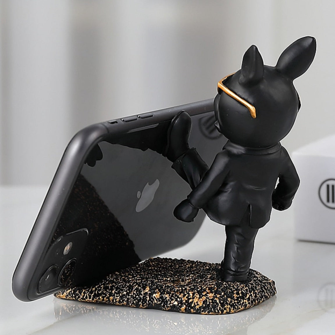 Kung Fu Bulldog Mobile Phone Stand