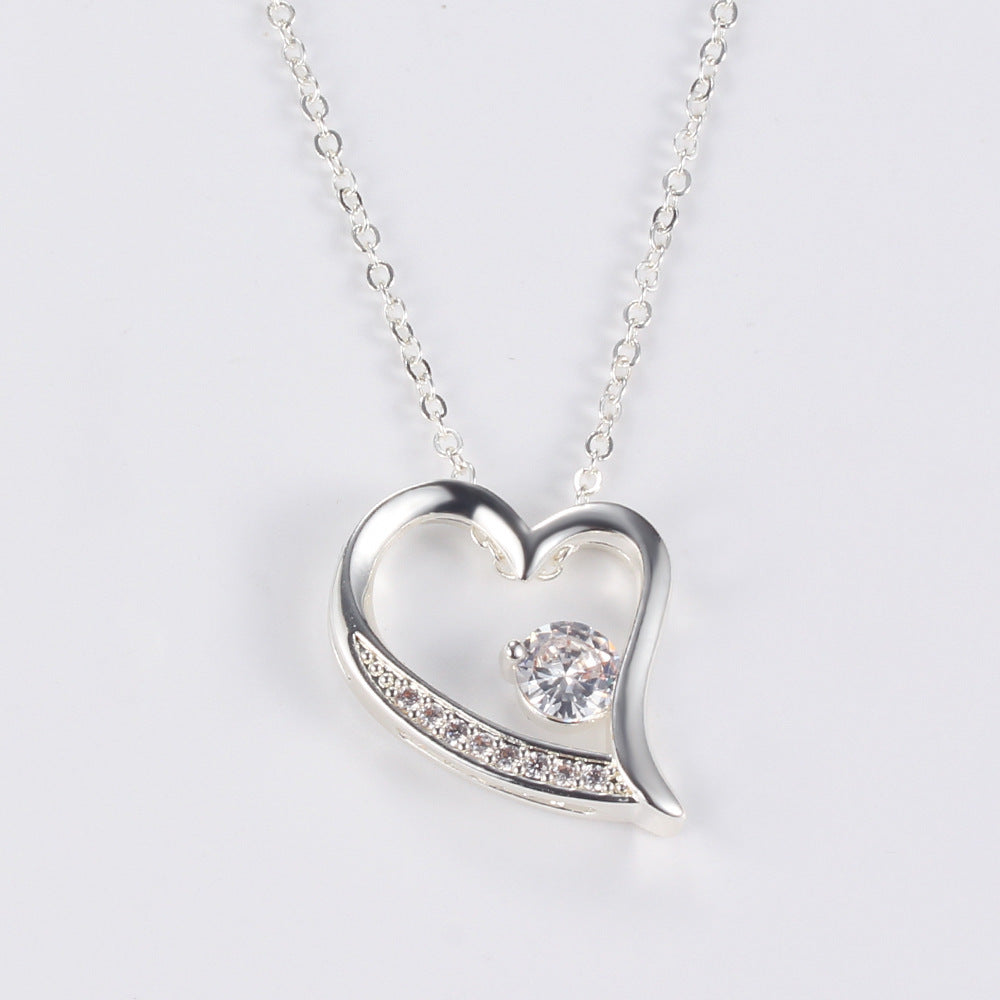 Heart Inlaid Zircon Necklace