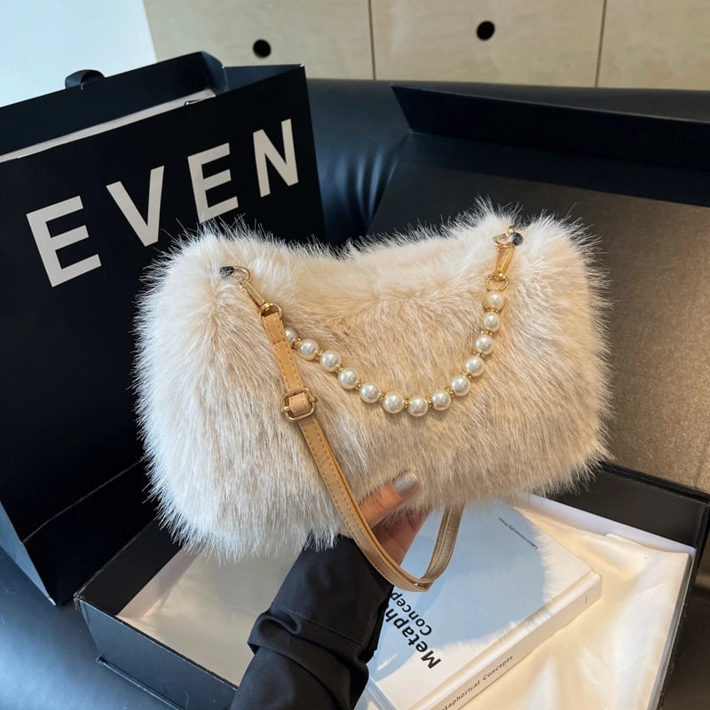 Women's Plush Solid Color Streetwear Square Zipper Shoulder Bag