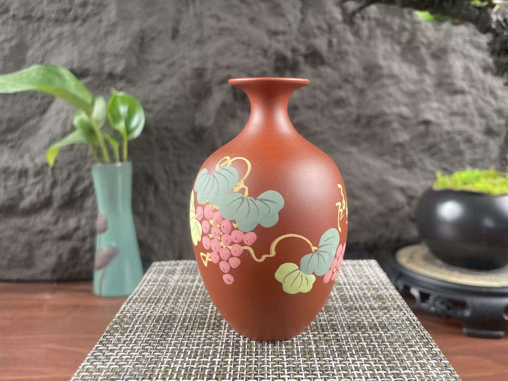 Yixing purple clay vase from China