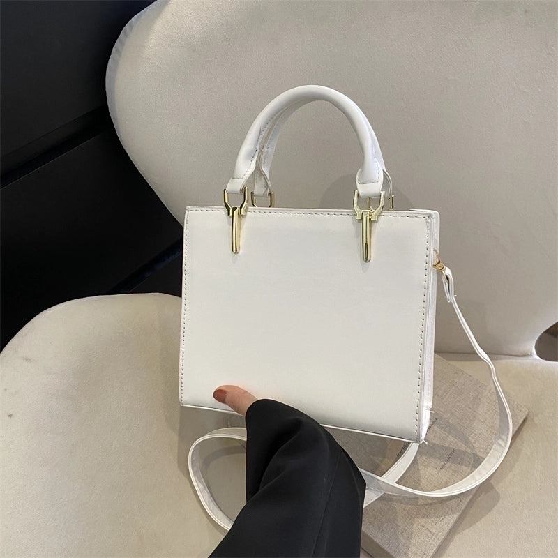 Women's Pu Leather Solid Color Vintage Style Classic Style Square Zipper Shoulder Bag