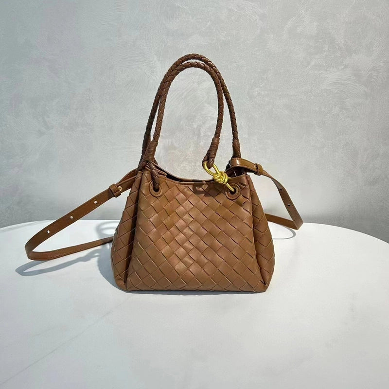 Women's Pu Leather Solid Color Classic Style Weave Bucket Magnetic Buckle Handbag