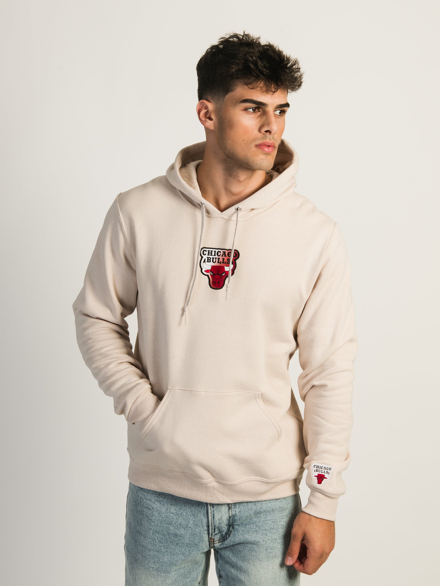 NBA CHICAGO BULLS GRADIENT EMBROIDERED HOODIE