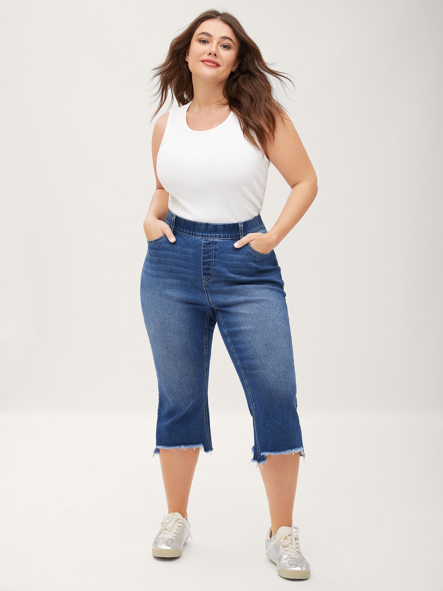 Pull-On Frayed Capri Hem Jeans