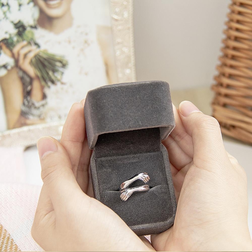 2023 New-Couple Hug Ring Womens Day Gift Friends Mother Sister Girlfriend Gift