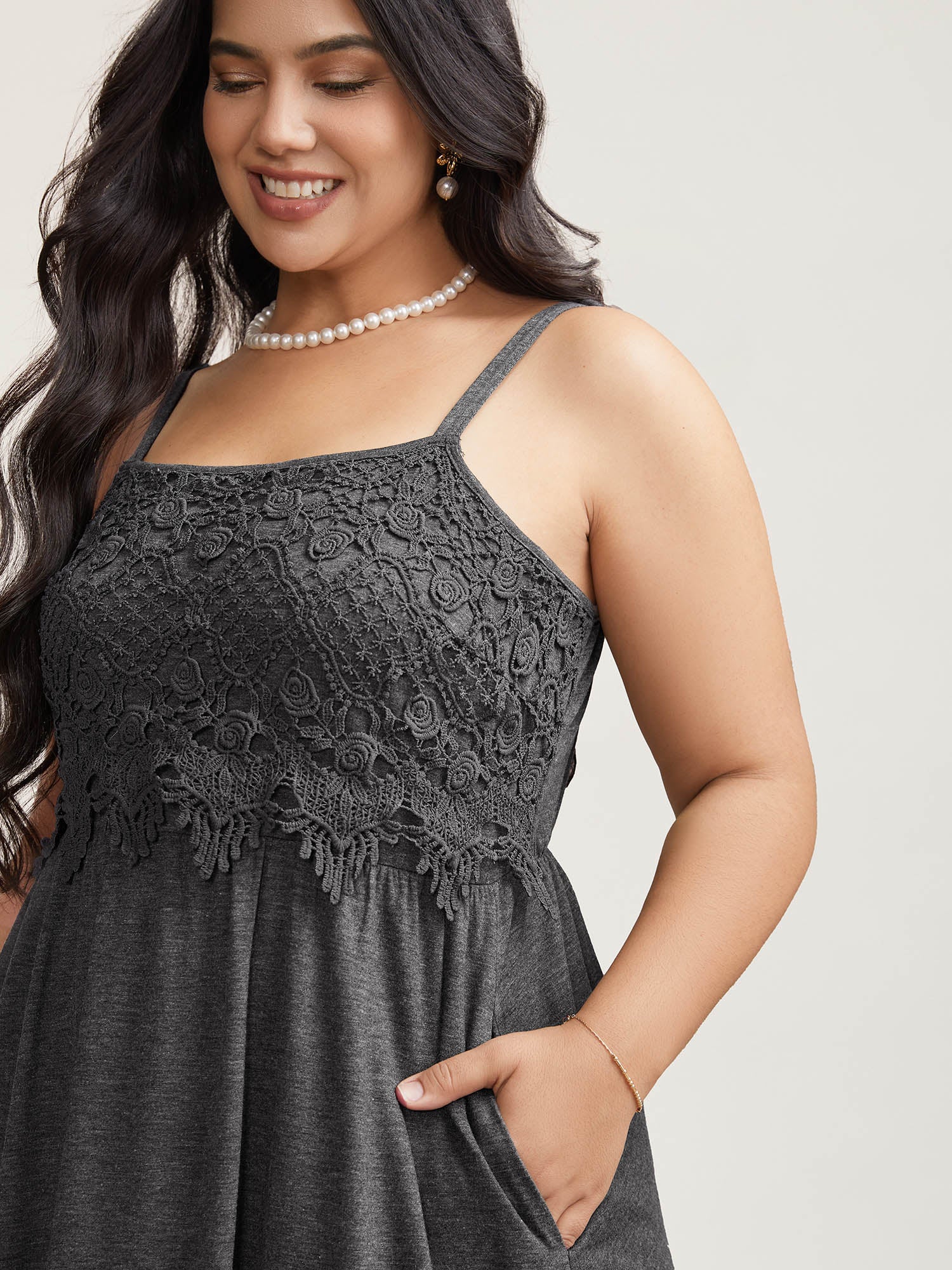 Lace Waist-Cinched Pockets Midi Dress