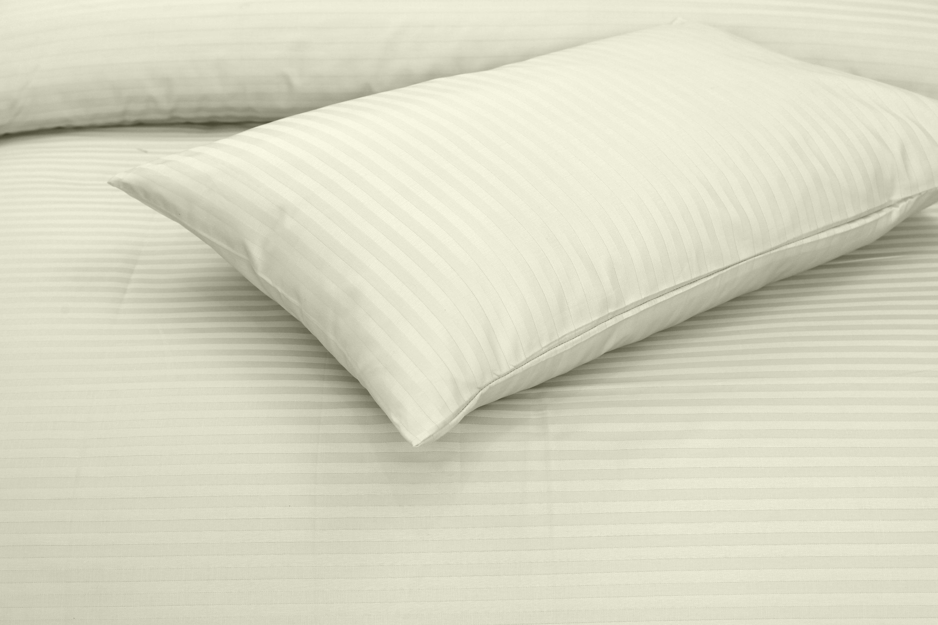 Creamy Crust Stripe-Bed Sheet Set