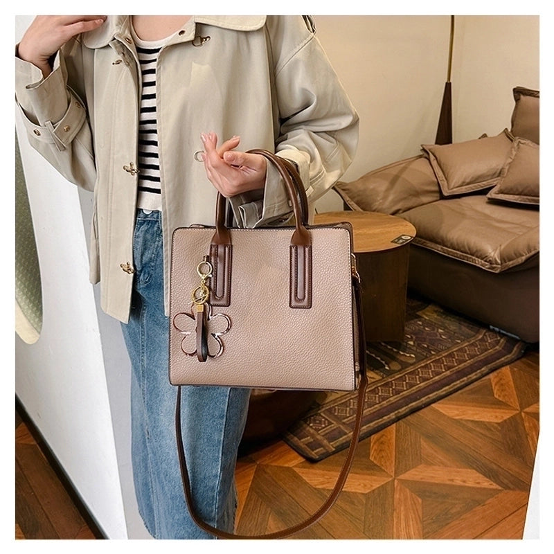 Women's Medium Pu Leather Solid Color Elegant Classic Style Zipper Crossbody Bag