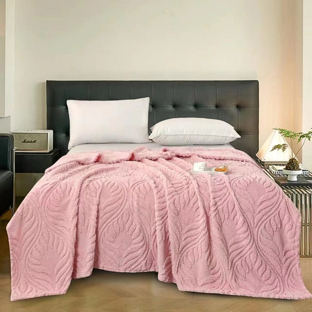 Lunéa All-Season Airy Soft Throw Blanket