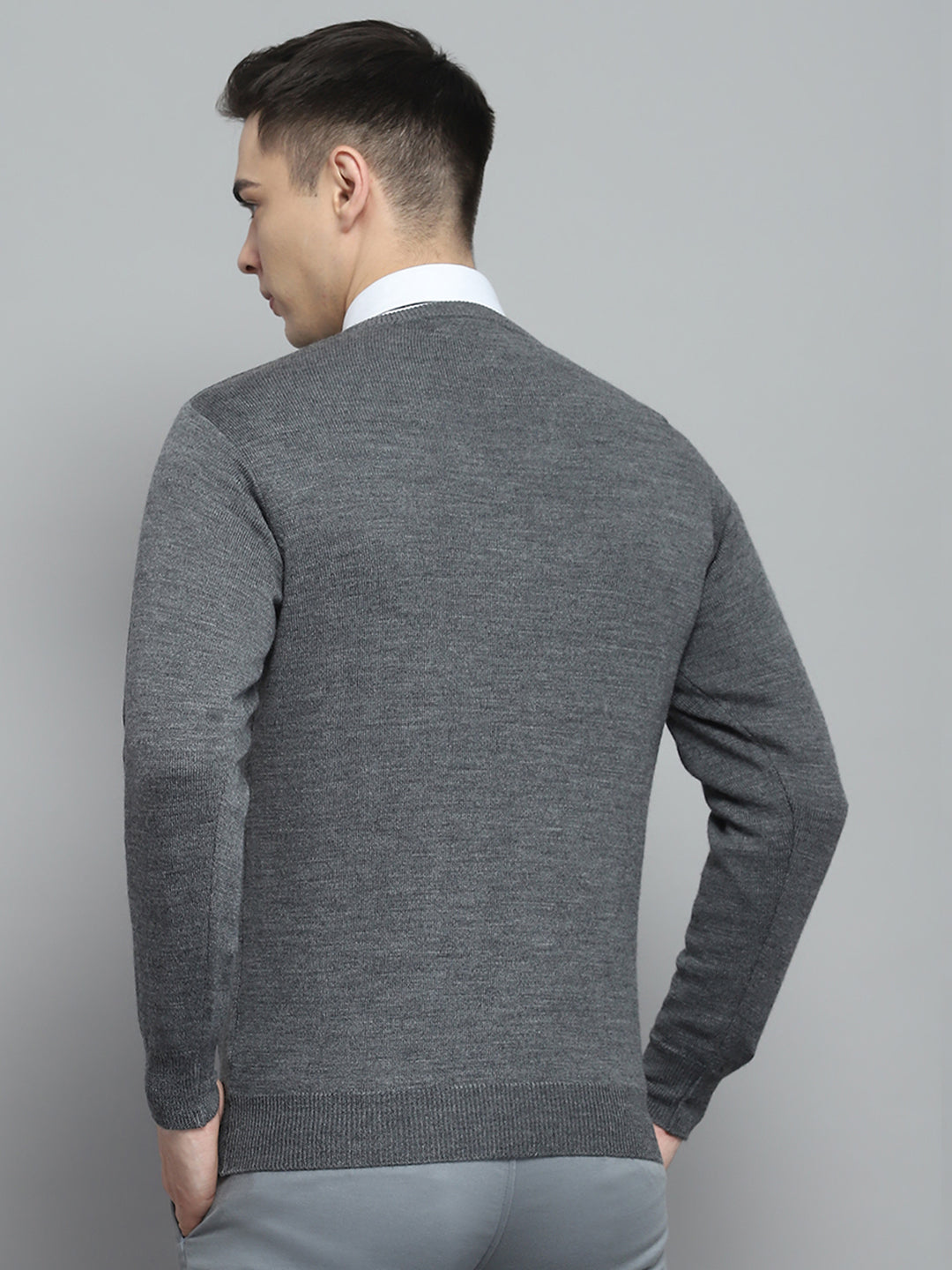 Men Grey Solid V Neck Full Sleeve Pullover