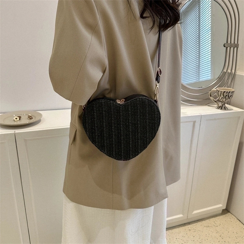 Women's Small Straw Solid Color Fashion Weave Heart-shaped Zipper Crossbody Bag