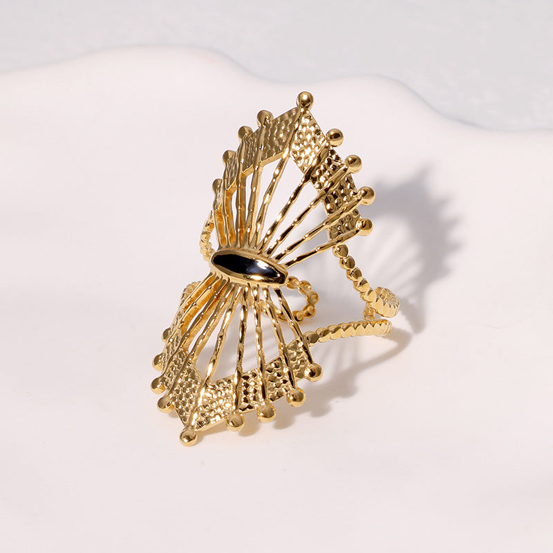 Retro Fan-Shaped Hollow Stainless Steel Ring Adjustable French Gold-Plated Titanium Steel Ring For Women