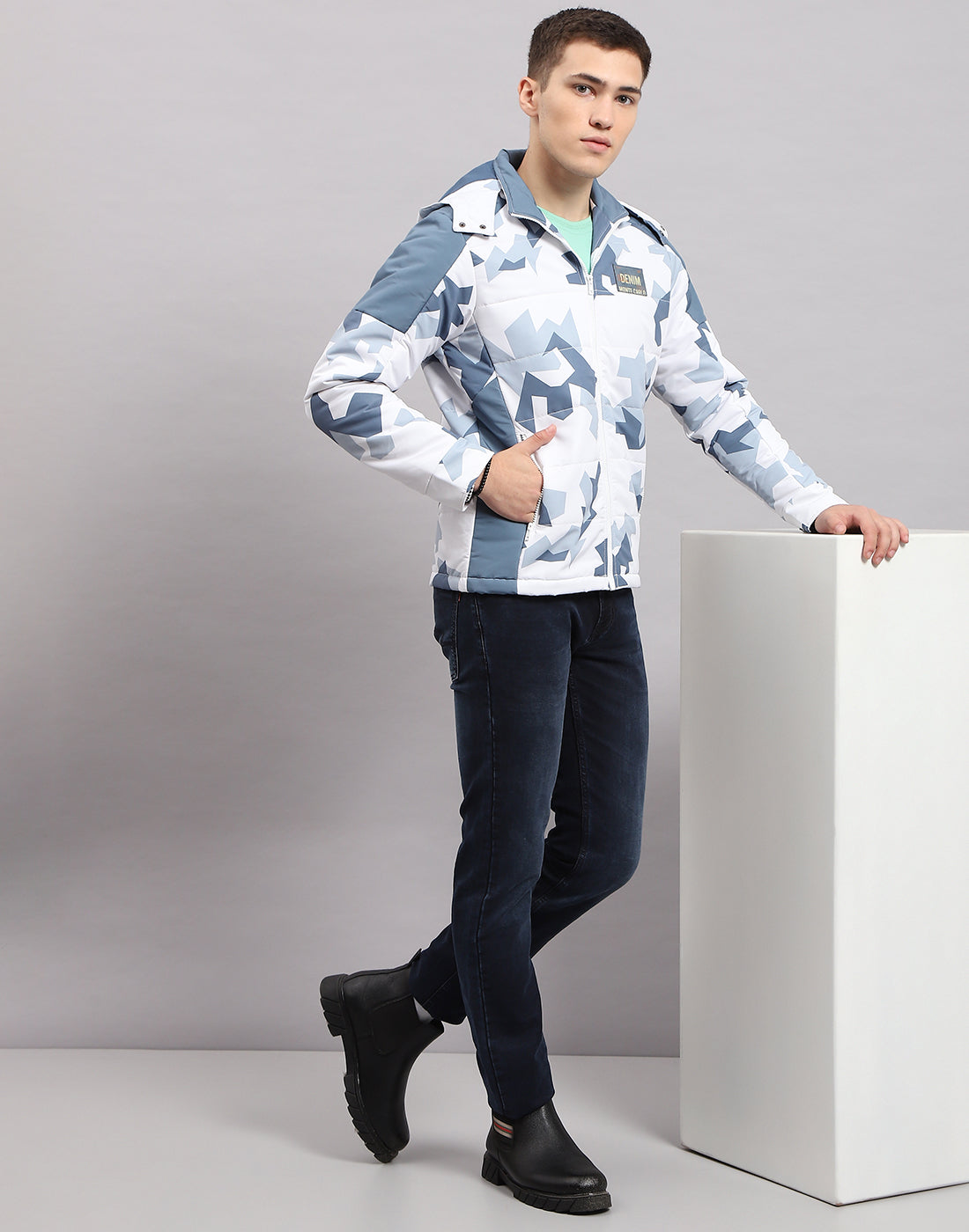 Men Multicolor Printed Hooded Full Sleeve Jacket