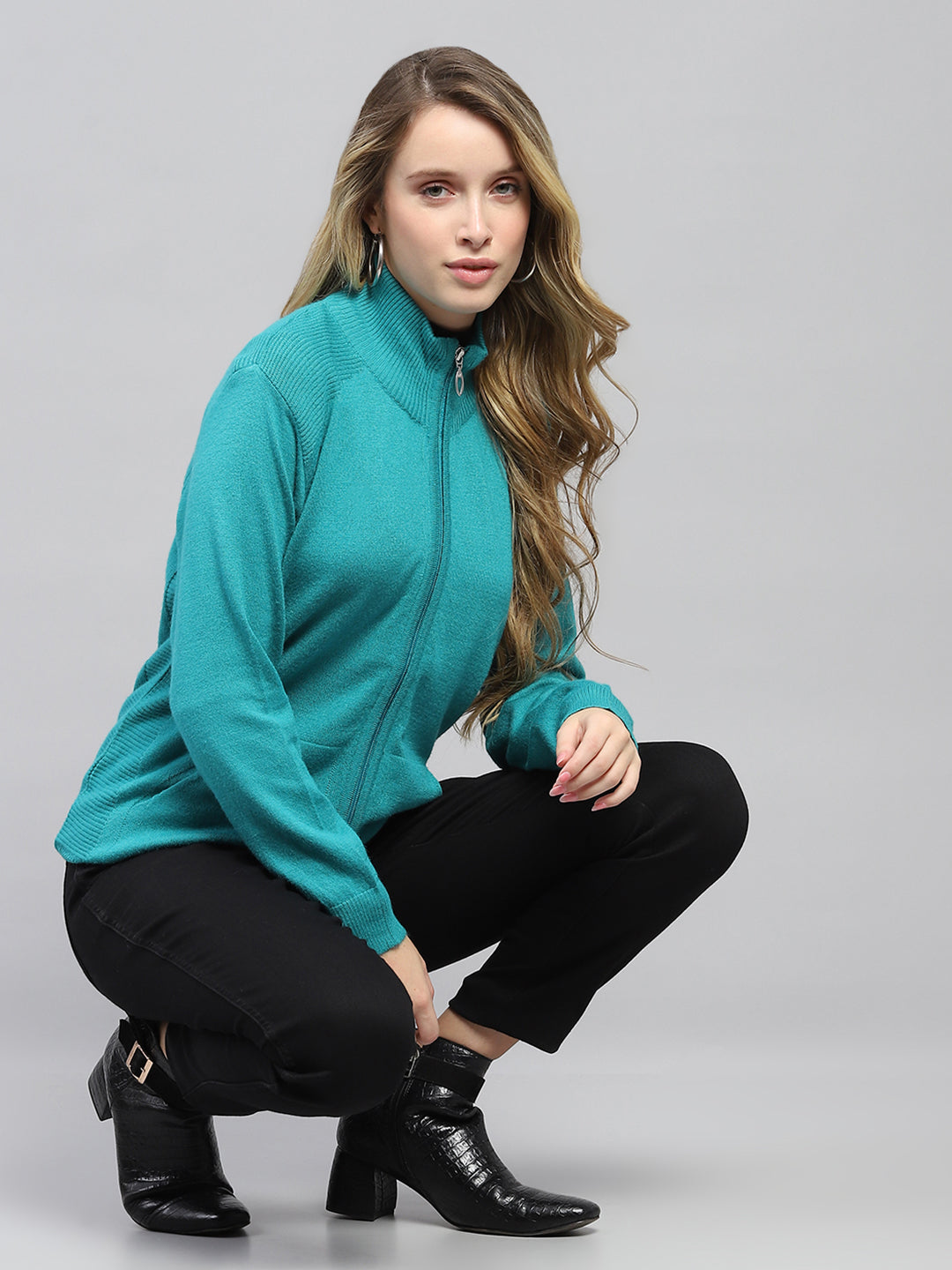 Women Green Solid High Neck Full Sleeve Cardigan