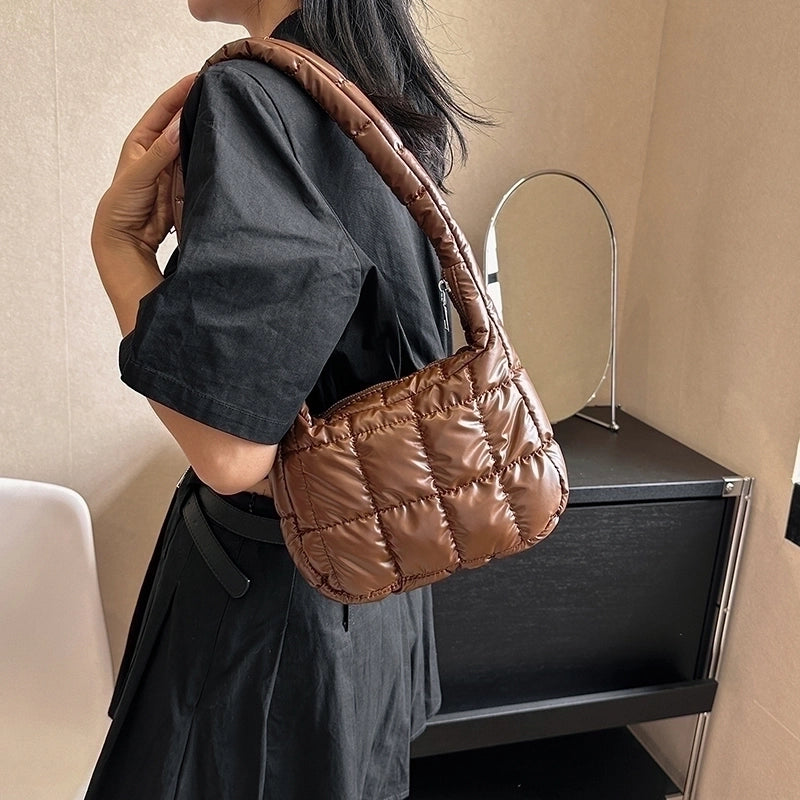 Women's Nylon Solid Color Vacation Streetwear Sewing Thread Square Zipper Shoulder Bag Underarm Bag