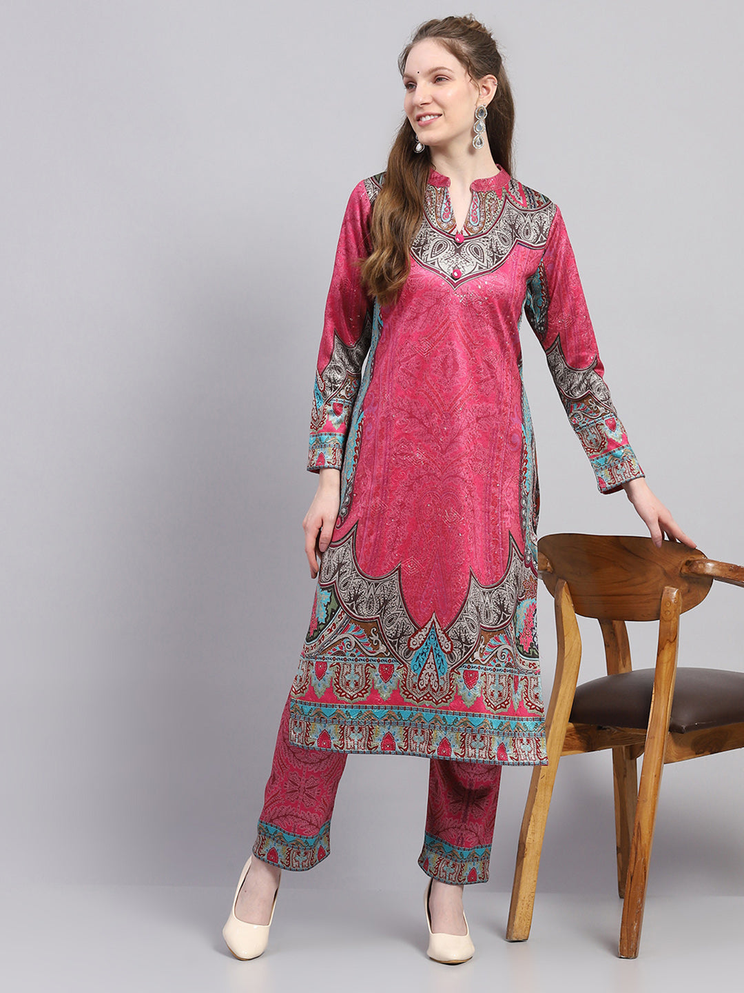 Women Pink Printed Round Neck Full Sleeve Kurti Set for Winter