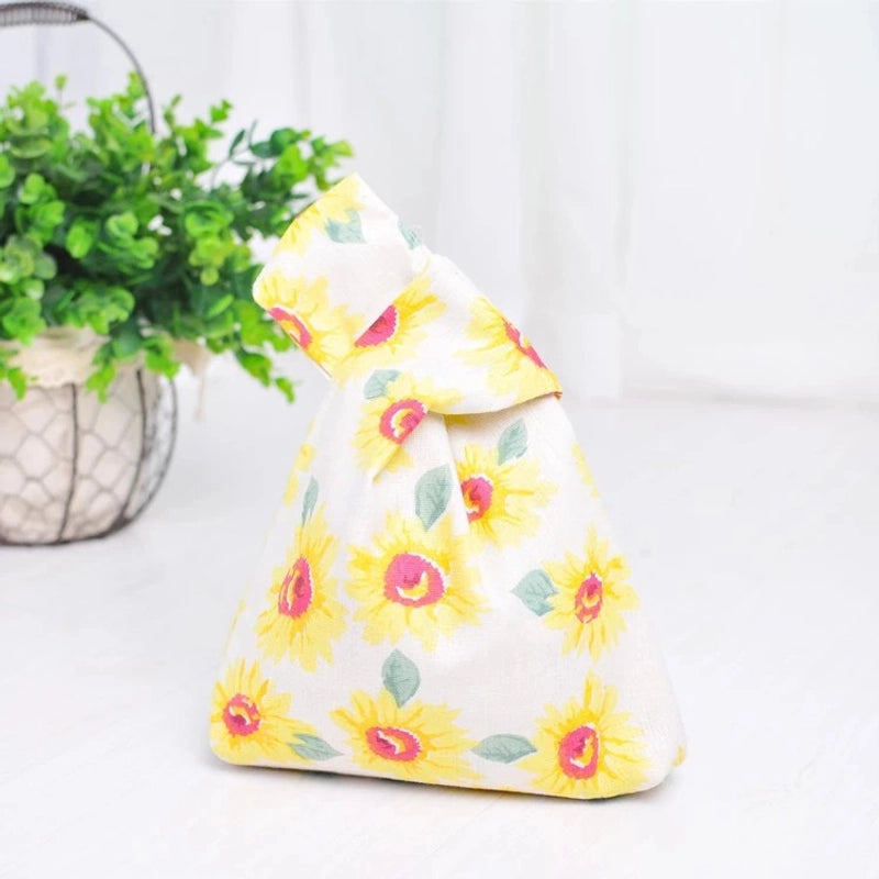 Women's Small Canvas Cartoon Bear Cat Vacation Open Handbag