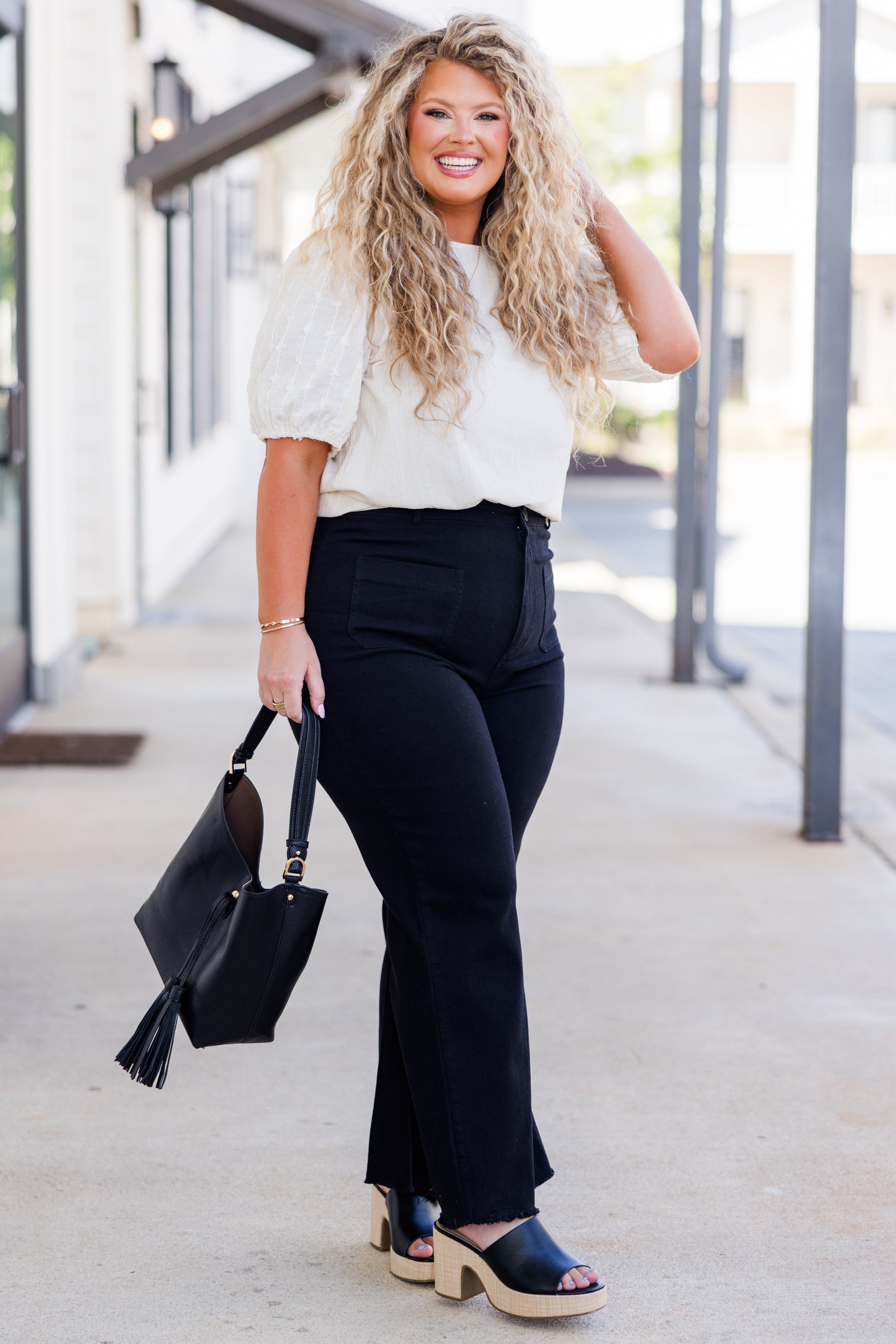 Girl On The Go Jeans. Black