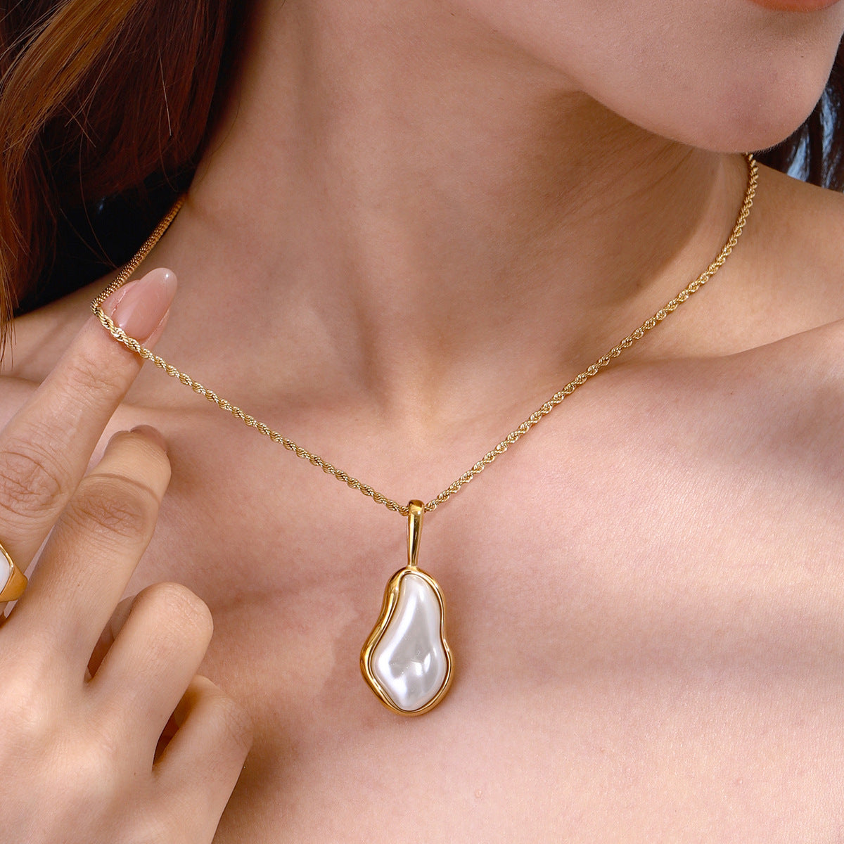 Stainless Steel Pearl Necklace Female Niche Clavicle Chain Titanium Steel Necklace