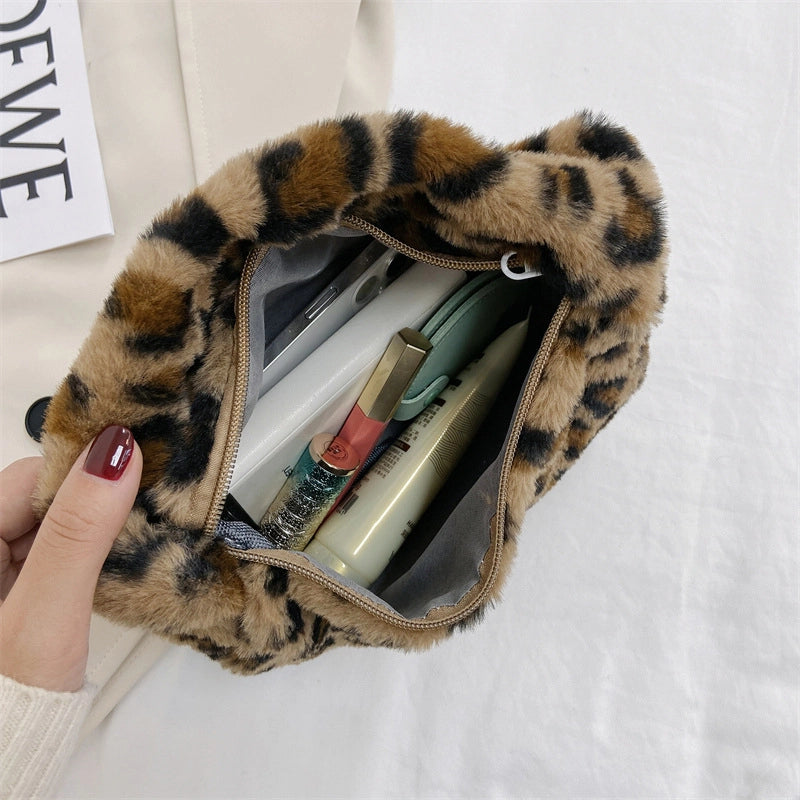 Women's Small Plush Leopard Vintage Style Classic Style Dumpling Shape Zipper Handbag