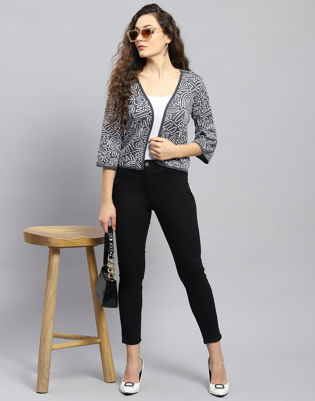 Women Grey Printed V Neck 3/4 Sleeve Shrug