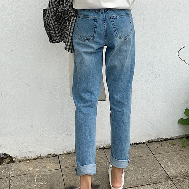 Classic High Waisted 90s Jeans