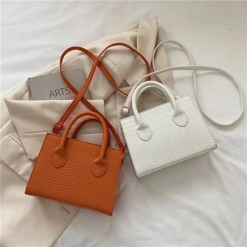 Women's Small Pu Leather Solid Color Streetwear Square Zipper Handbag