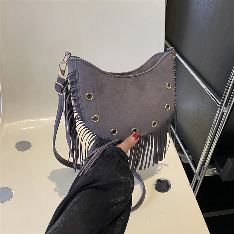 Women's Velvet Solid Color Vintage Style Tassel Dumpling Shape Zipper Crossbody Bag