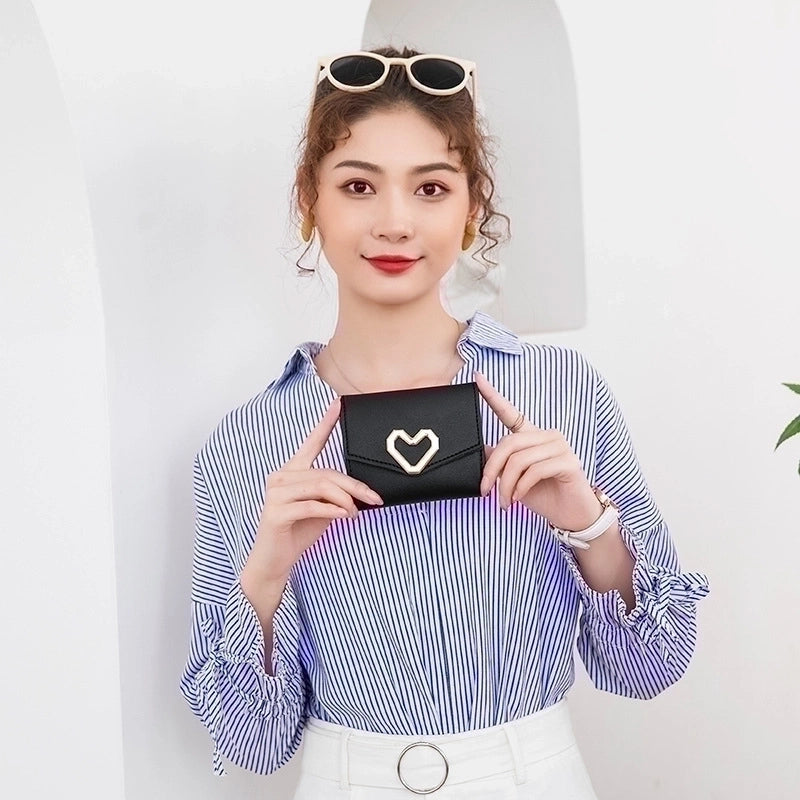 Women's Heart Shape Pu Leather Magnetic Buckle Wallets
