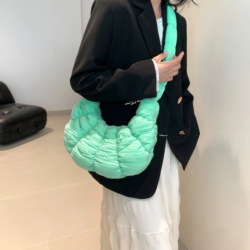 Women's Medium Nylon Solid Color Streetwear Zipper Cloud Shape Bag