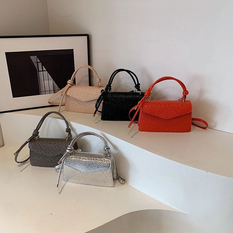 Women's Pu Leather Solid Color Elegant Streetwear Square Magnetic Buckle Crossbody Bag