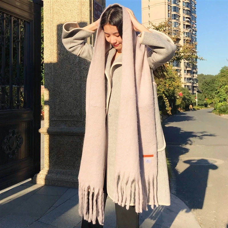 Women's Minimalist Solid Color Polyester Tassel Scarf