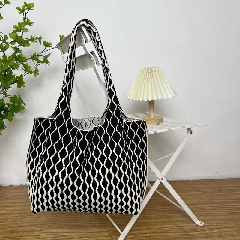 Women's Large Polyester Color Block Waves Streetwear Square Open Shoulder Bag